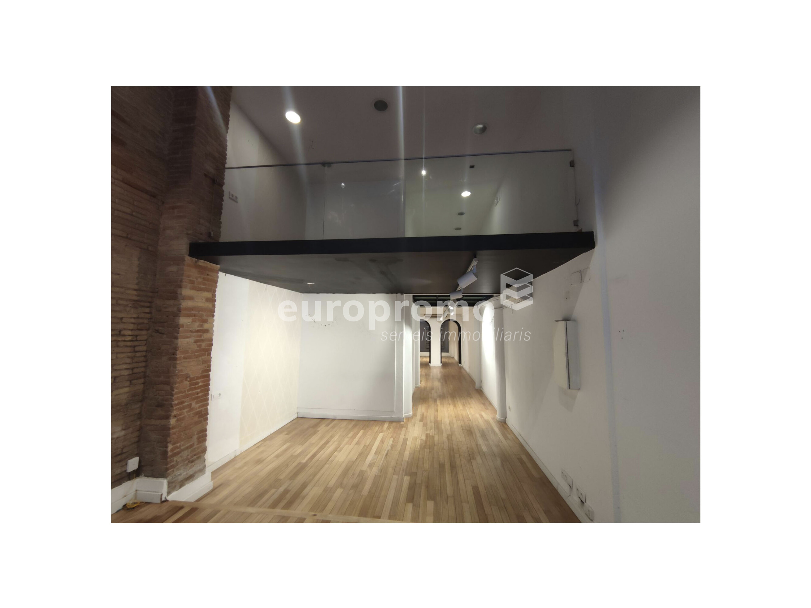 Local  de 101m2 en el centro de Girona!